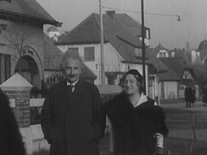 Le Savant Albert Einstein Et Sa Femme Vers 1933 INA