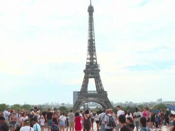 pourquoi une petite tour eiffel