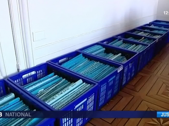Mediator Servier Mis En Examen Pour Homicides Et Blessures 