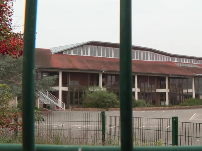 Le 16 octobre 2020, le professeur Samuel Paty était assassiné par un