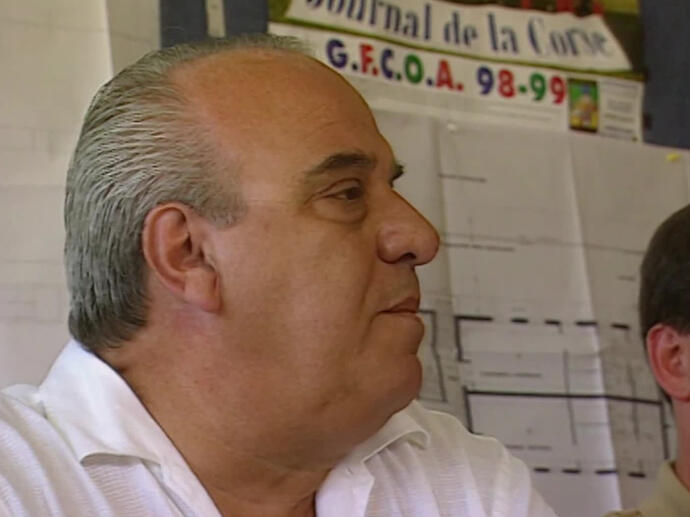 La Ligue nationale de Football refuse le statut professionnl au club de