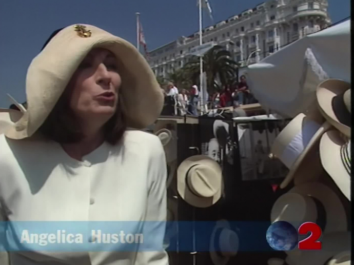 CANNES/A. HUSTON