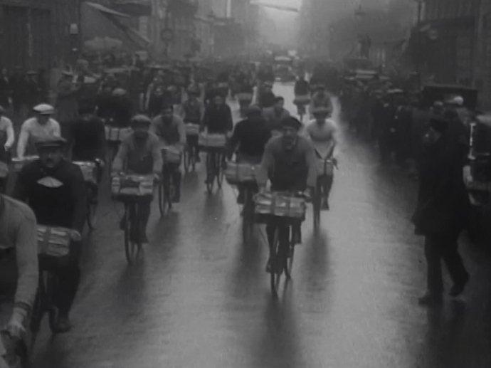 Tirage Argentin Vintage - Course Cycliste Des Porteurs De Journaux - Paris 1932