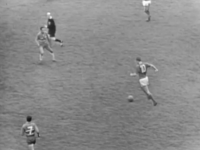 Lucien Cossou ouvre le score pour l'AS Monaco INA