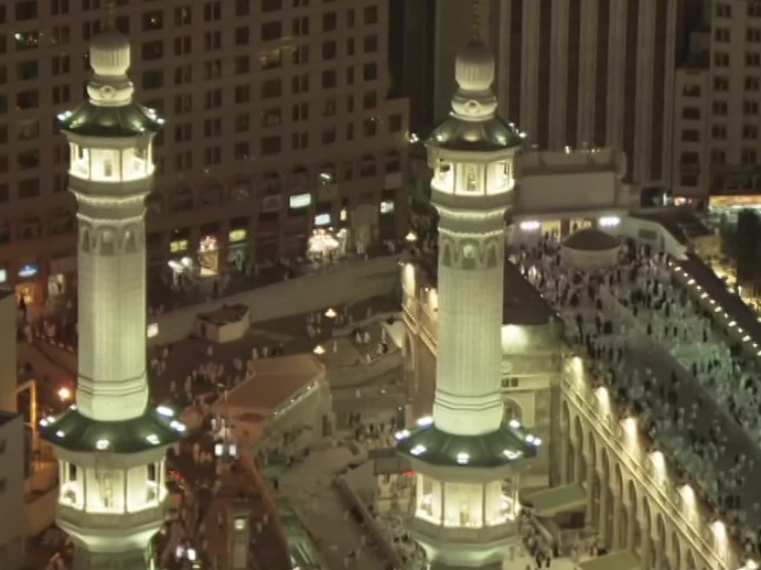 Arabie Saoudite circumbulation et prières de nuit devant la Kaaba à La Mecque INA