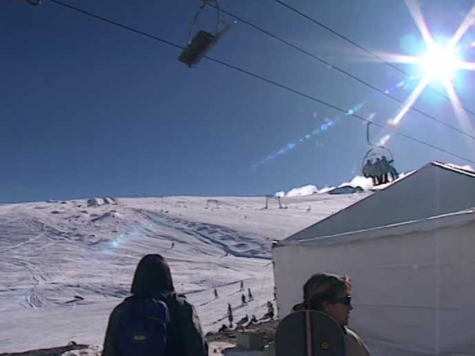 Le mondial de snowboard aux Deux Alpes INA