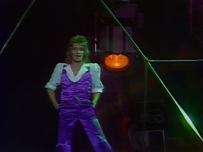 1976, Rod Stewart chante "Sailing" INA