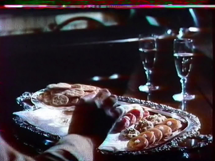 Belin : Ritz : biscuit apéritif : paparazzi | INA