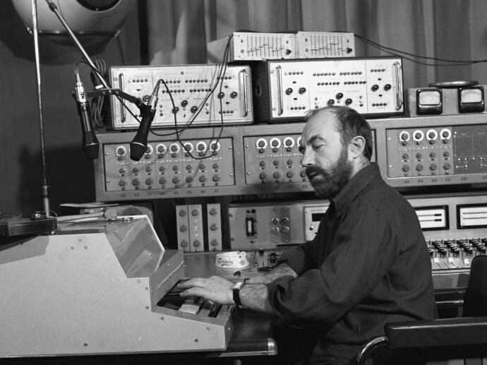 Le service de la recherche de l'ORTF | INA