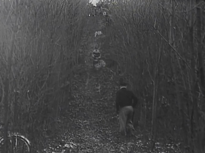 Cross de vélo moteurs dans le bois de Saint Cucufa INA