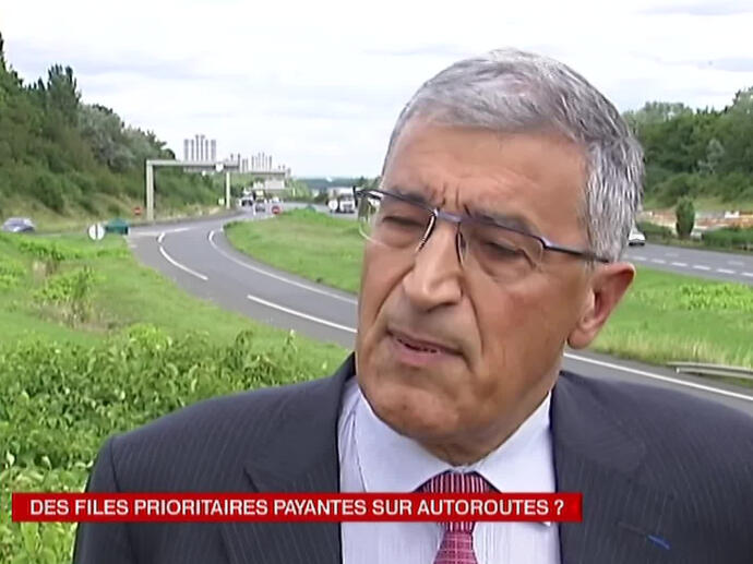 Une voie reservée au covoiturage sur les autoroutes | INA