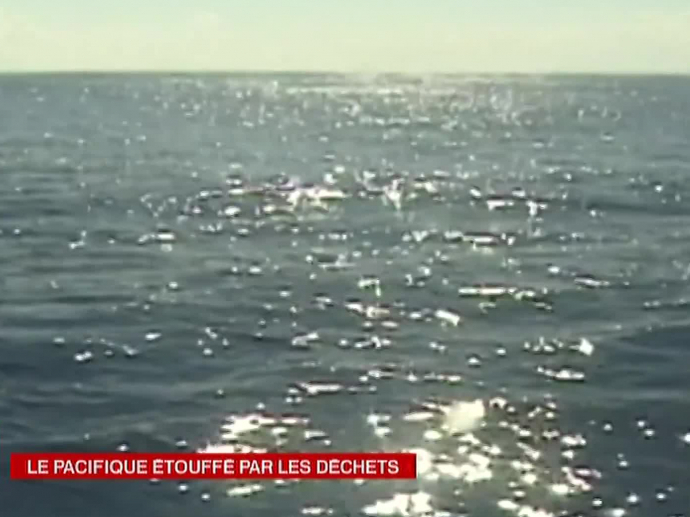 Le Pacifique étouffé par les déchets : le continent plastique | INA