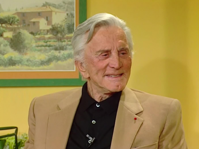 Invité Kirk Douglas : vie privée et carrière  INA