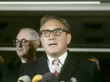 <p>Henry Kinninger à Orly (France) 19 novembre 1972. Photographe Aimé Dartus.</p>